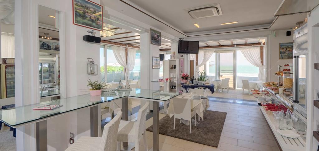 Aparthotel Il Conero Mare Numana Esterno foto
