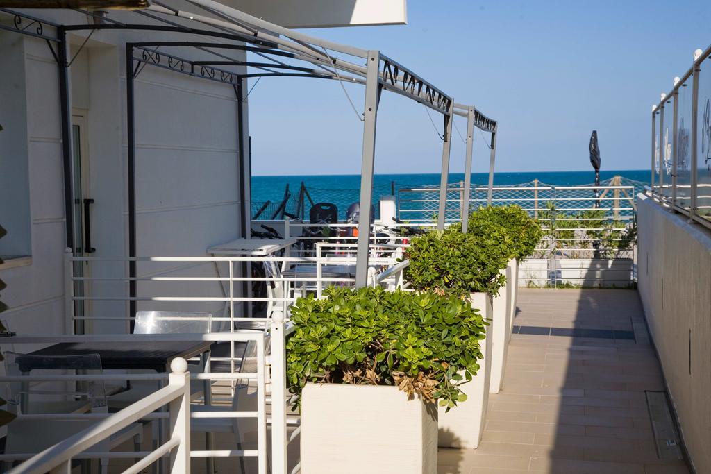 Aparthotel Il Conero Mare Numana Camera foto