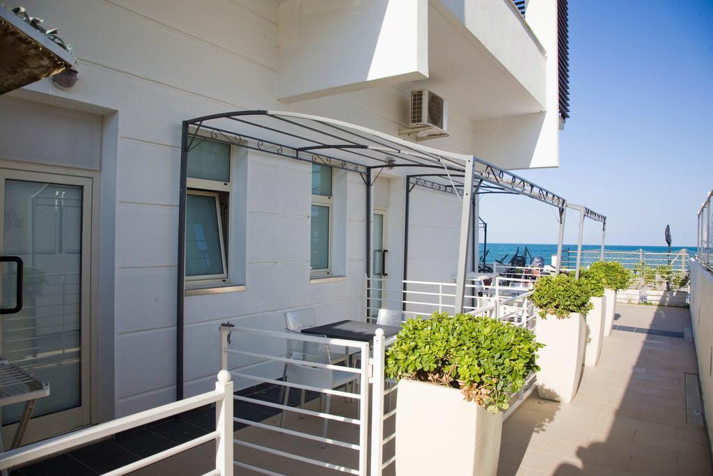 Aparthotel Il Conero Mare Numana Camera foto