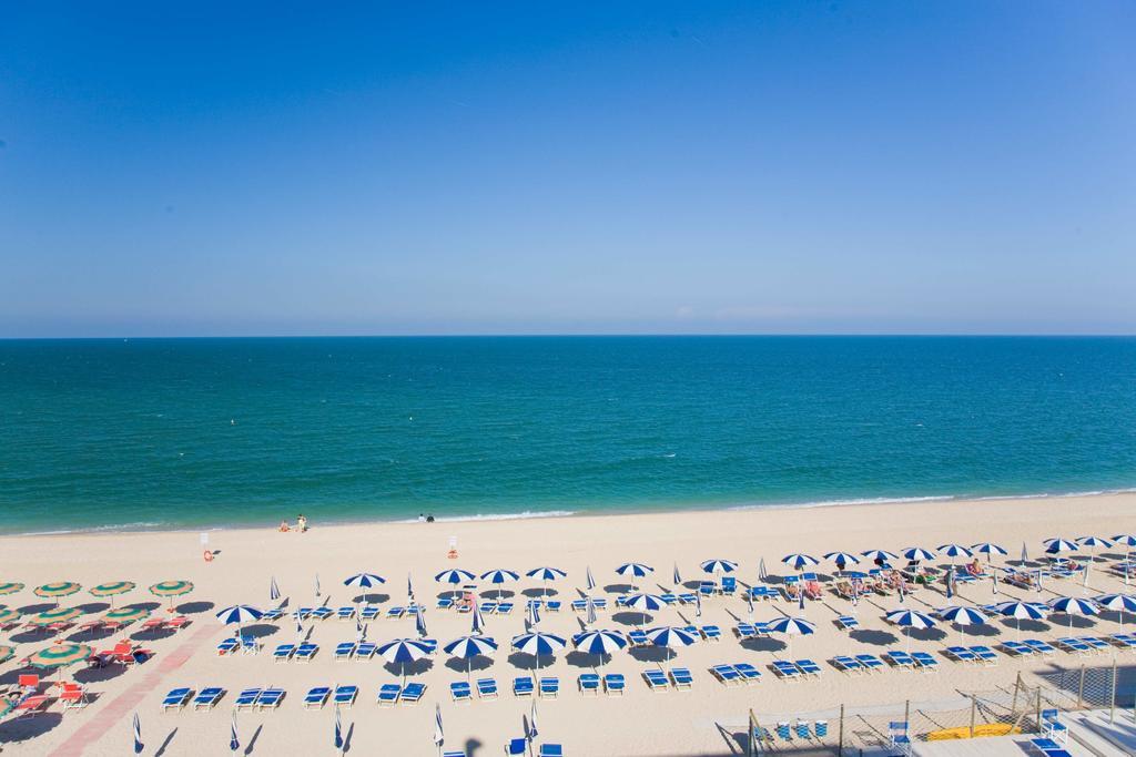 Aparthotel Il Conero Mare Numana Camera foto