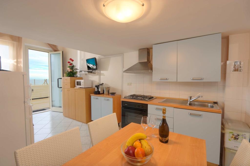 Aparthotel Il Conero Mare Numana Esterno foto