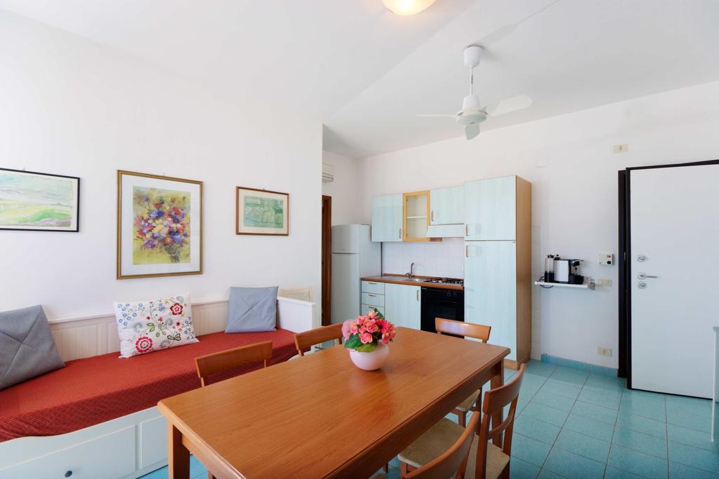 Aparthotel Il Conero Mare Numana Esterno foto