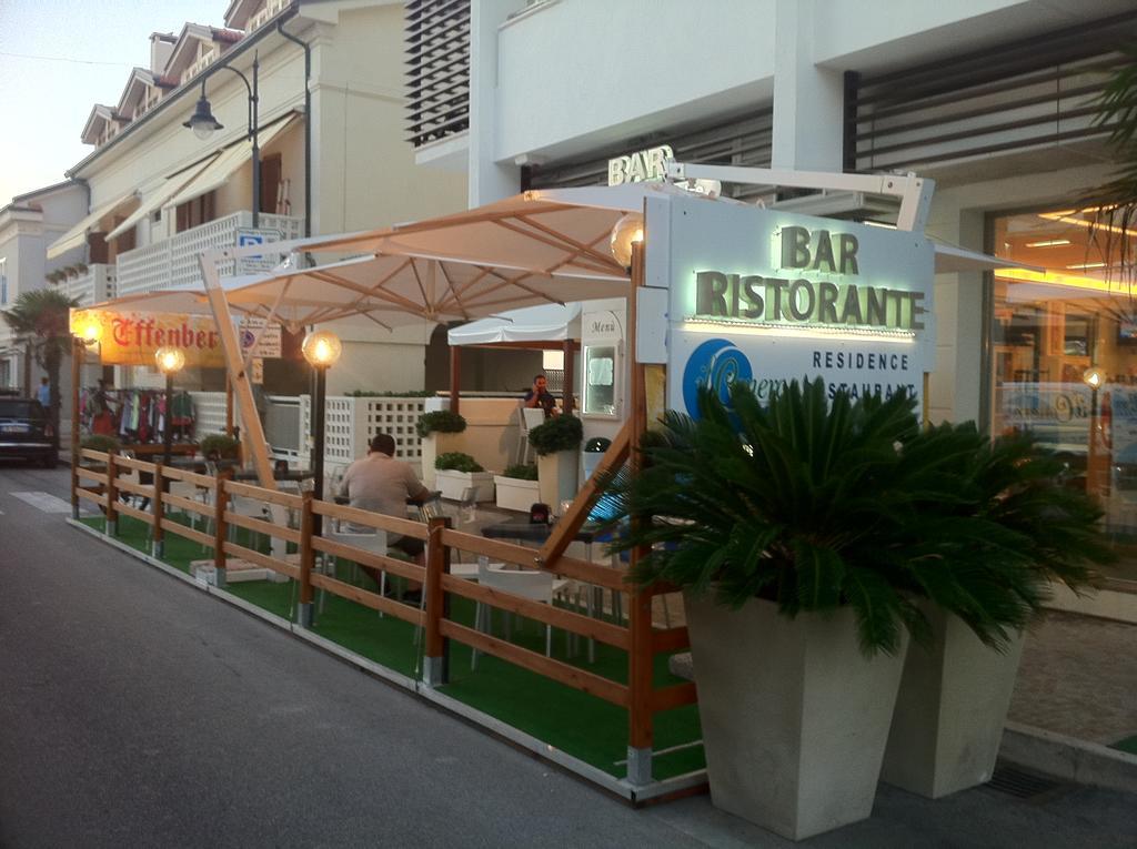 Aparthotel Il Conero Mare Numana Esterno foto