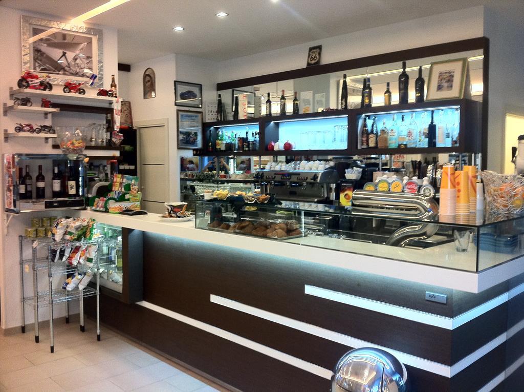 Aparthotel Il Conero Mare Numana Esterno foto