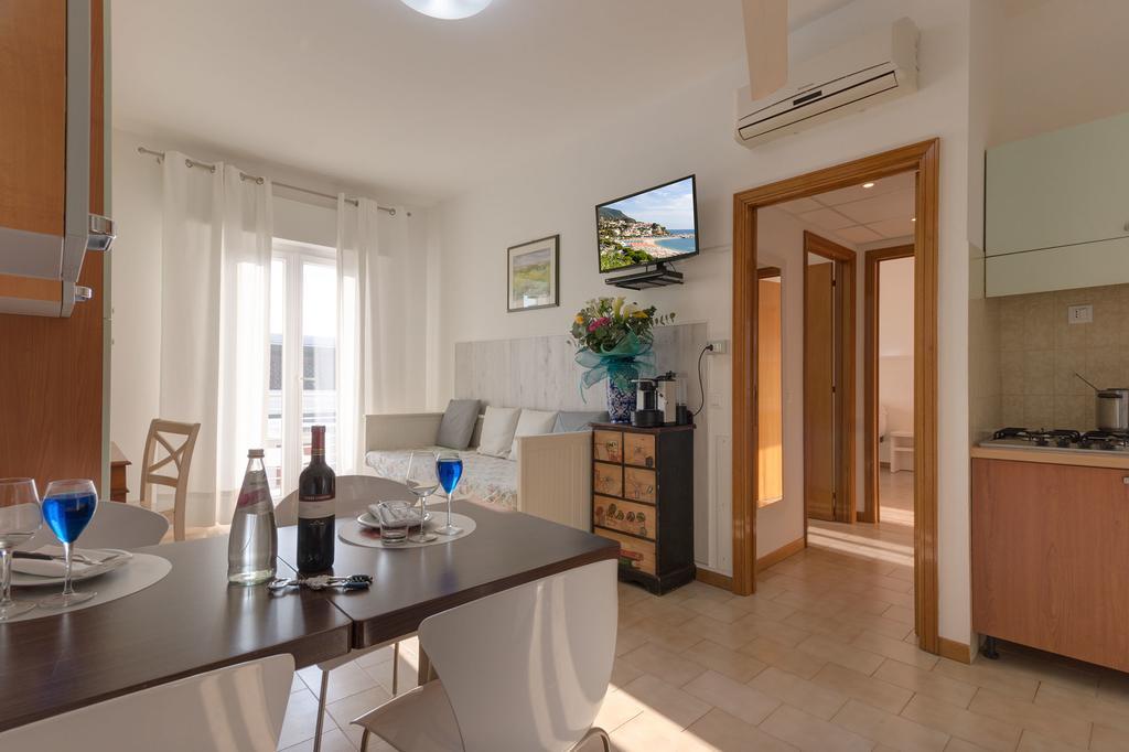 Aparthotel Il Conero Mare Numana Esterno foto