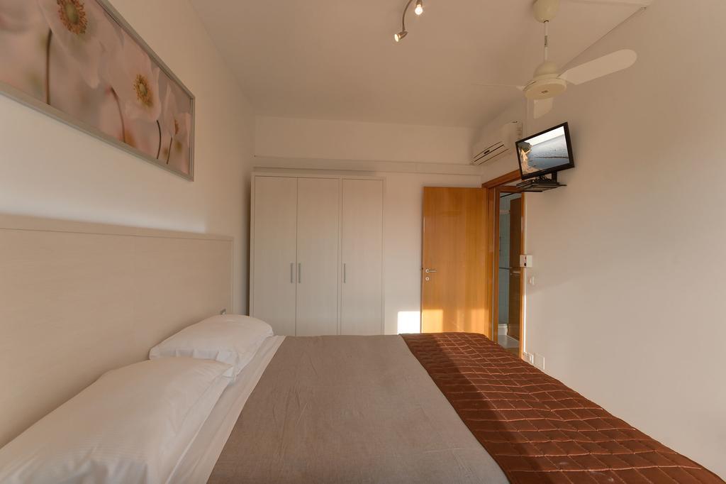Aparthotel Il Conero Mare Numana Esterno foto